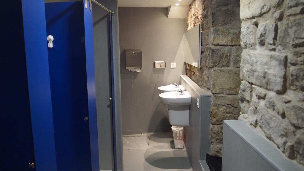 Albergue Plaza Catedral Pamplona Zimmer foto